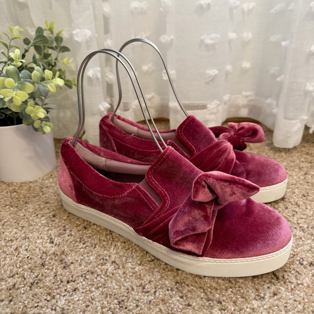 Libby Edelman Caitlyn Pink Velvet Platform Sneakers
